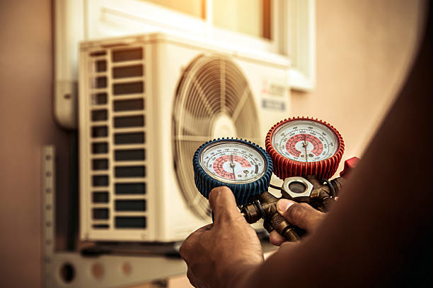 Professional Ac Installation technician working in Lovejoy, IL